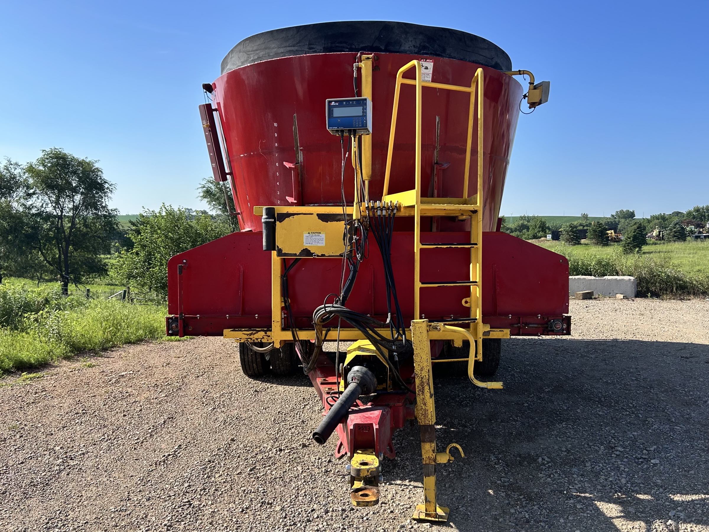 Supreme 1200T Vertical Feed Mixer - Image 2