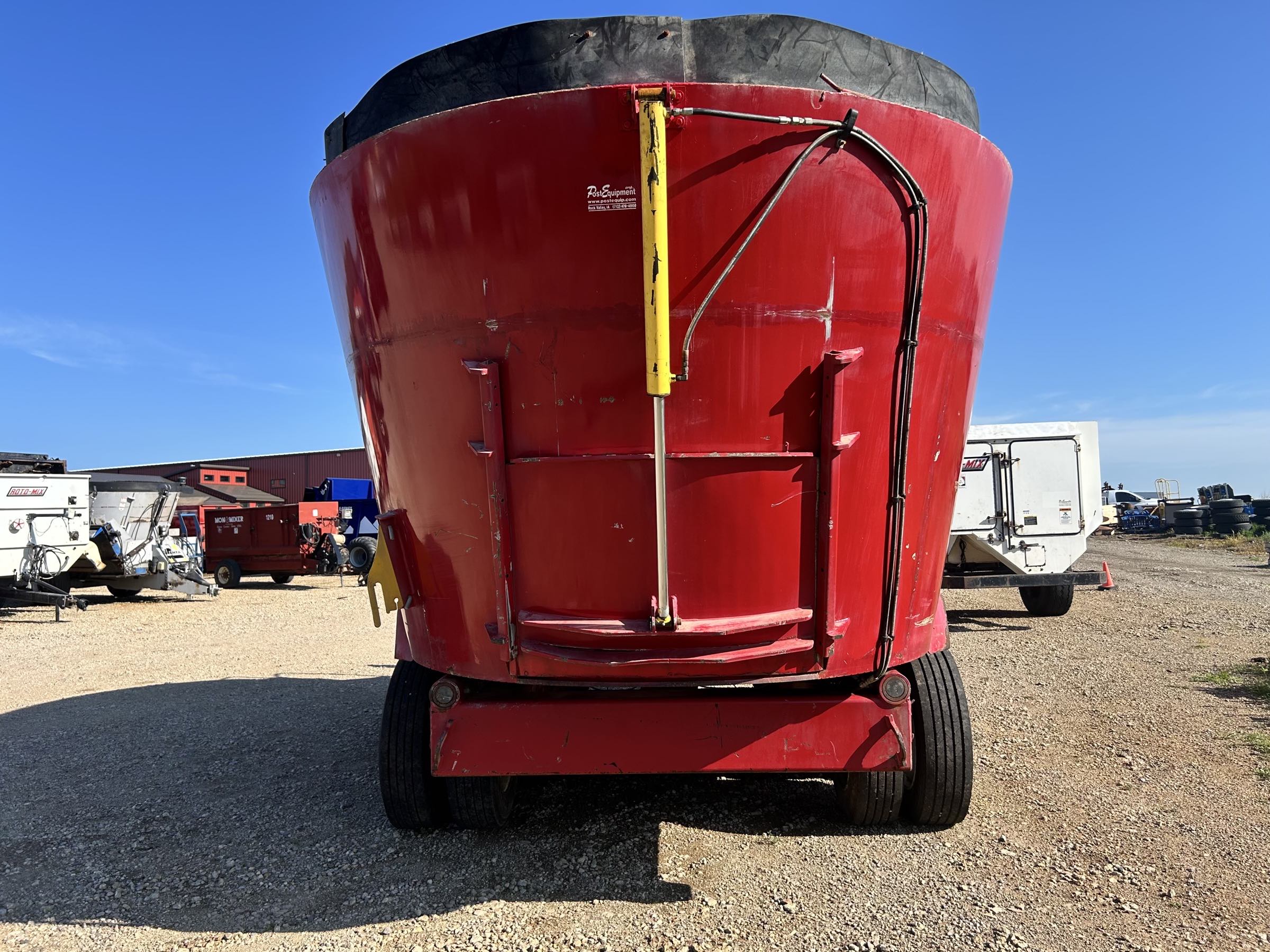 Supreme 1200T Vertical Feed Mixer - Image 6