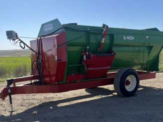 Farm Aid 430 Reel Feed Mixer
