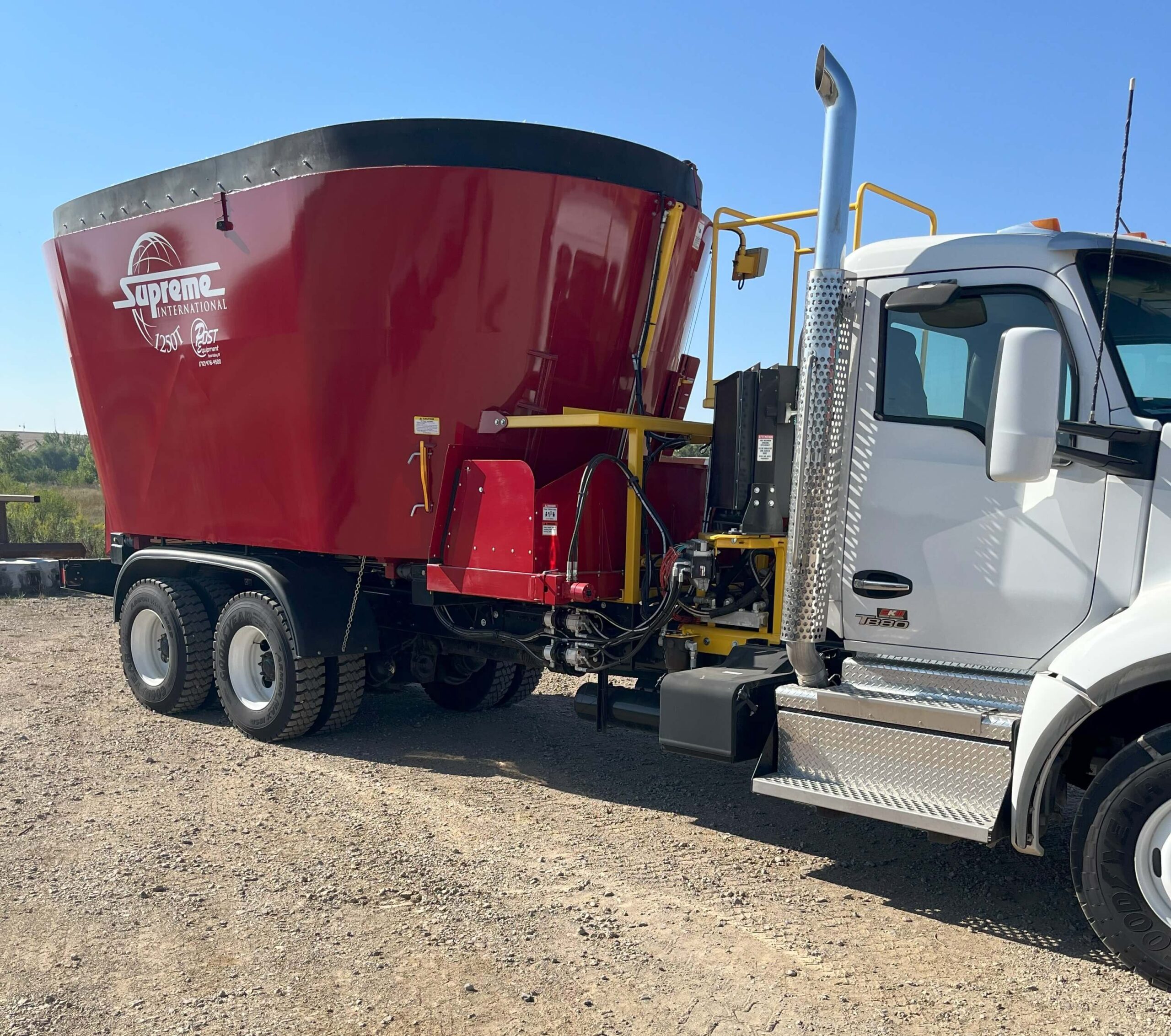 ***NEW*** Supreme 1250TM Vertical Mixer on a Kenworth Truck - Image 4