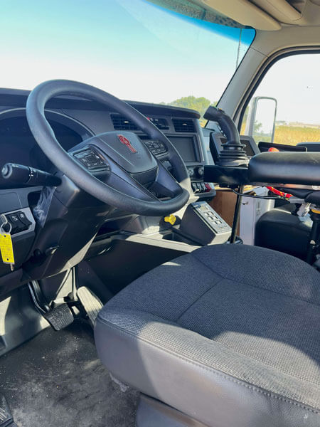 ***NEW*** Supreme 1250TM Vertical Mixer on a Kenworth Truck - Image 9