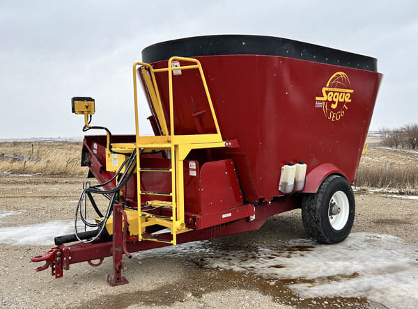 Segue 6T Vertical Feed Mixer