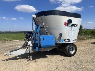 Used Penta 5020 Vertical Mixer Wagon! New auger and knives, stainless steel liner, single axle, right hand flip up discharge with magnets, rubber extension, new Point scale, small 1000 CV PTO!