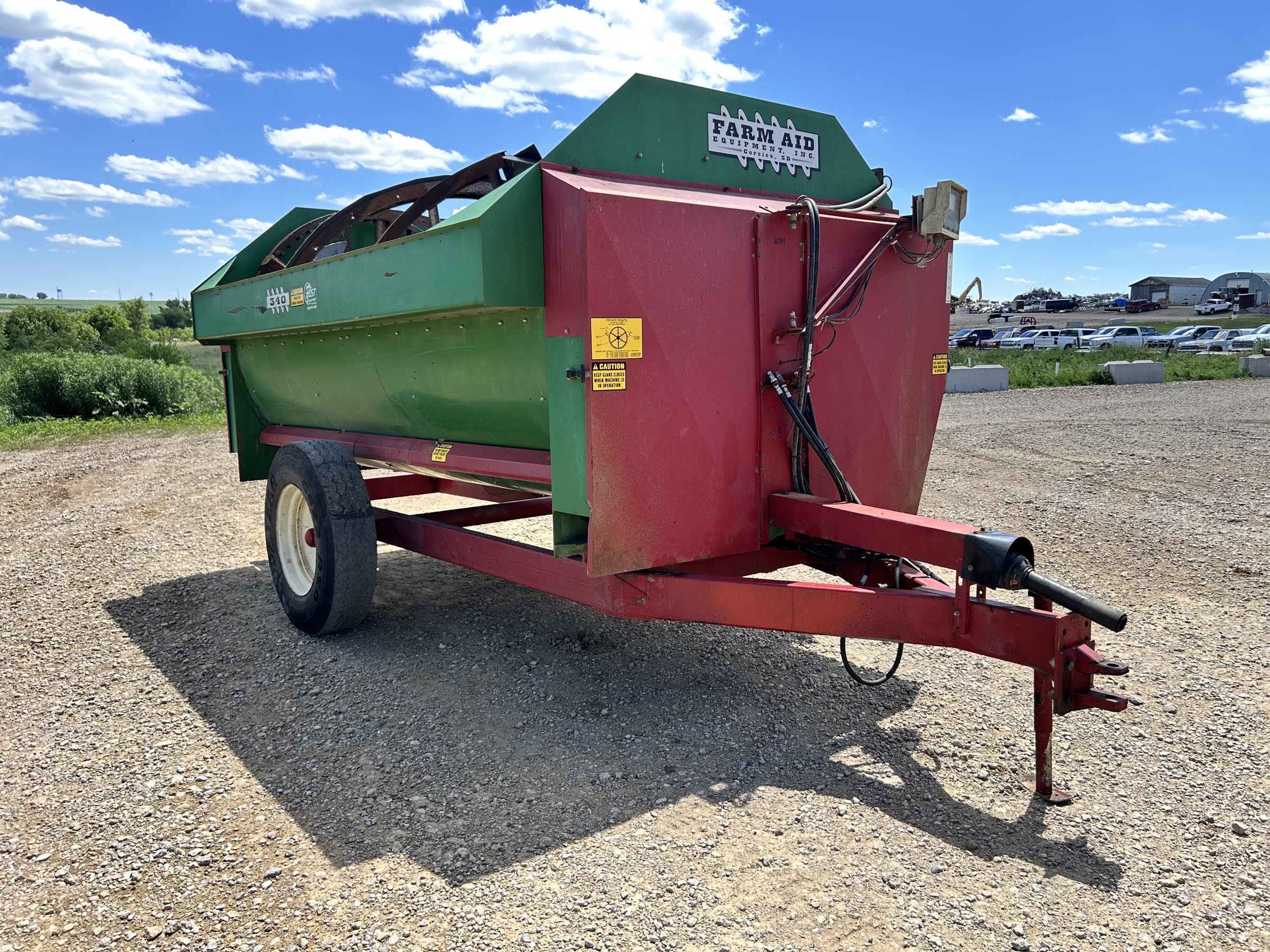 Farm Aid 340 Reel Feed Mixer - Image 3