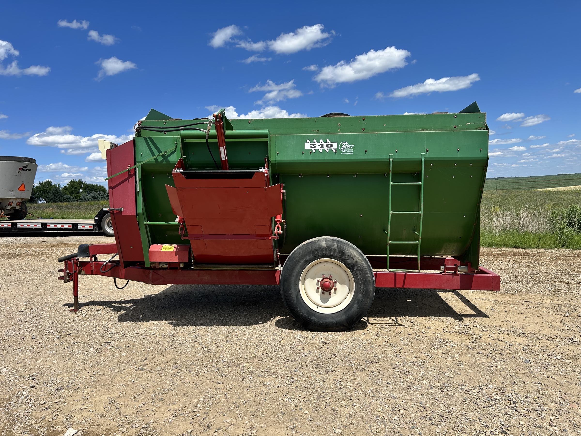Farm Aid 340 Reel Feed Mixer - Image 8