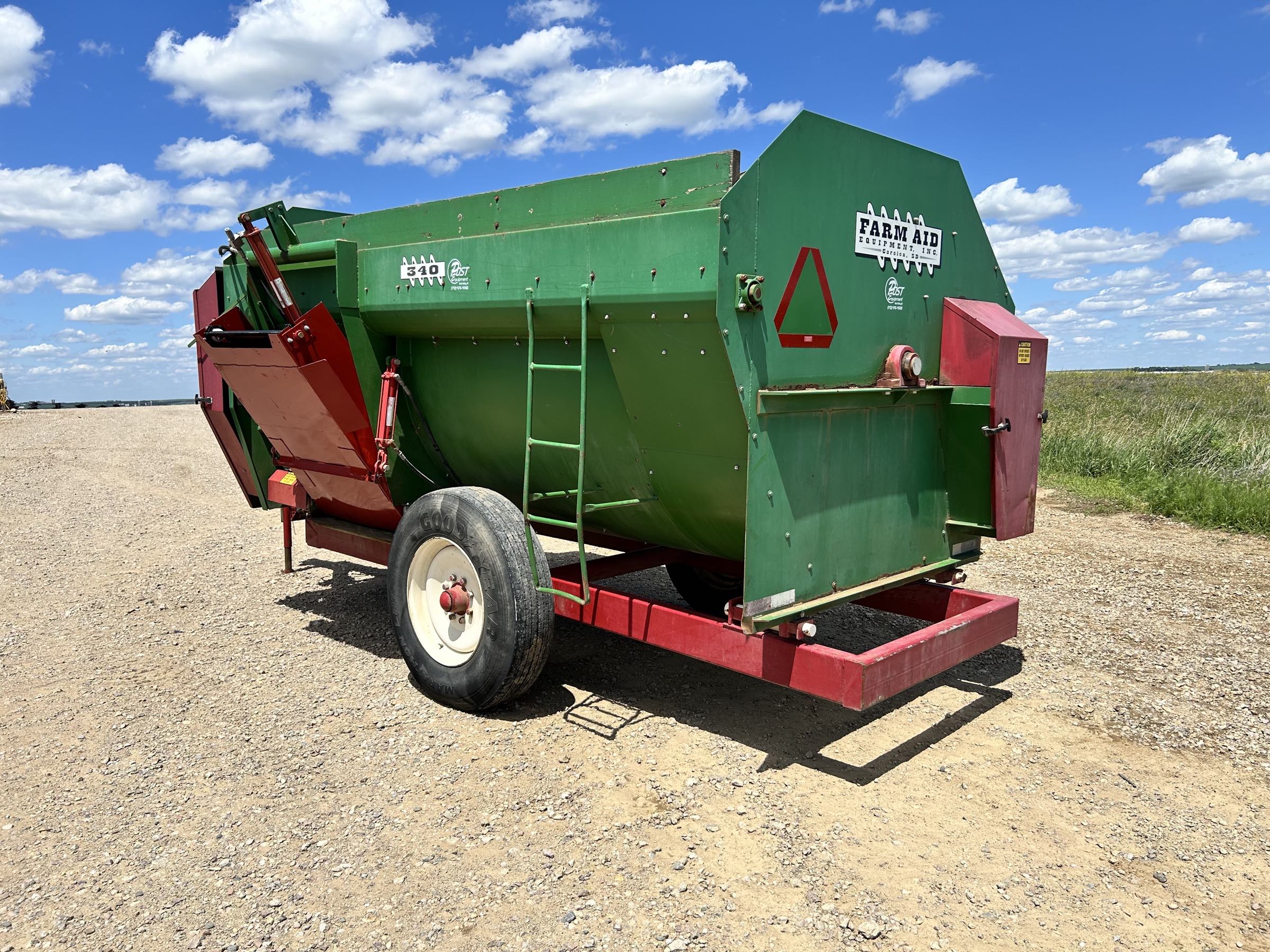Farm Aid 340 Reel Feed Mixer - Image 7