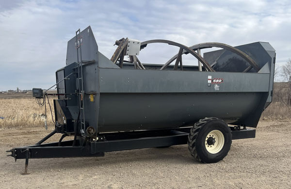 Farm Aid 680 Reel Feed Mixer