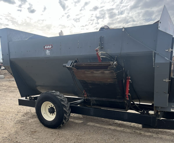 Farm Aid 680 Reel Feed Mixer - Image 3
