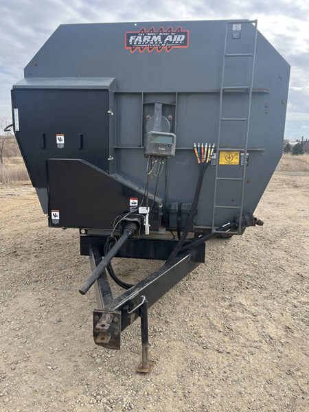 Farm Aid 680 Reel Feed Mixer - Image 2