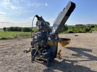 Used Lankota Corn Cracker! Trailer mounted with a jump auger kit, auger is 75%. hydraulic adjustable spout with liner and wireless remote, 60 hardened steel hammers, and a large 1000 PTO. Ready to go!