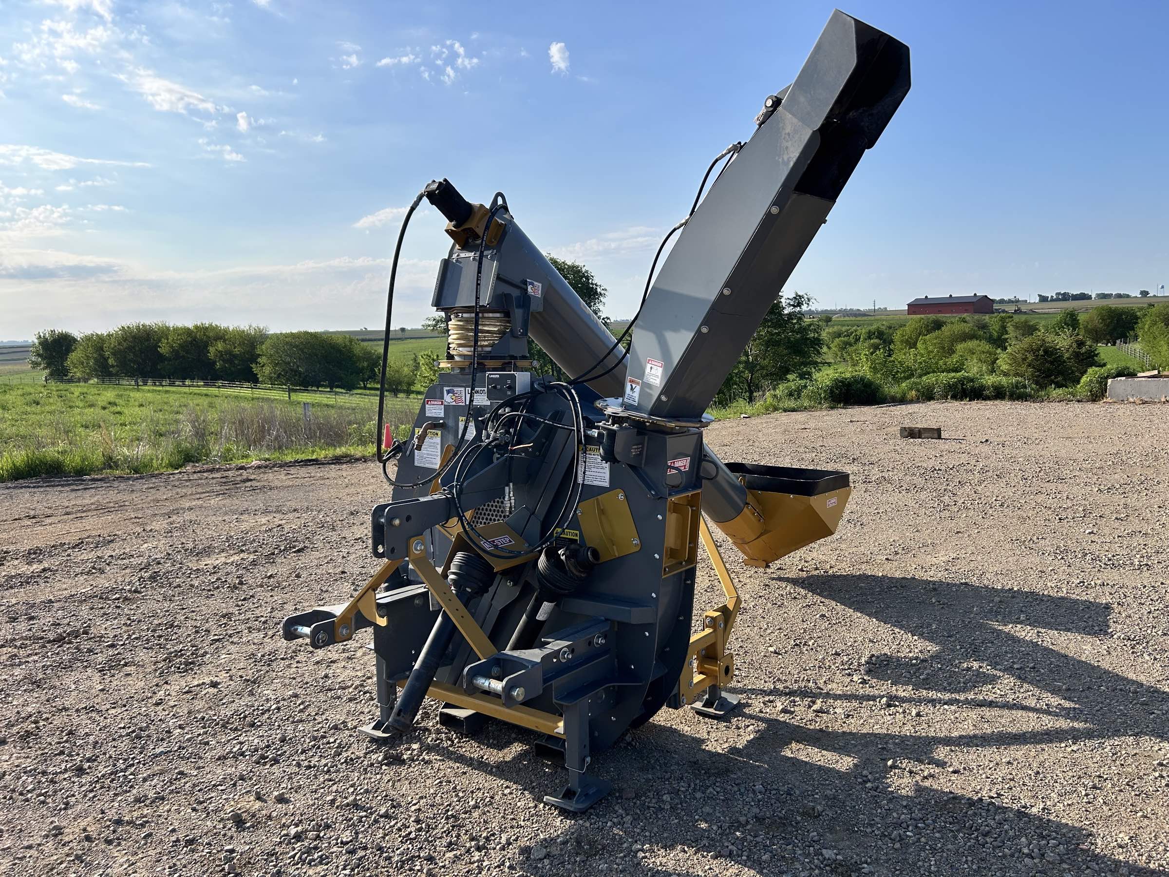 Lankota-Corn-Cracker-1 Used Lankota Corn Cracker! Trailer mounted with a jump auger kit, auger is 75%. hydraulic adjustable spout with liner and wireless remote, 60 hardened steel hammers, and a large 1000 PTO. Ready to go!