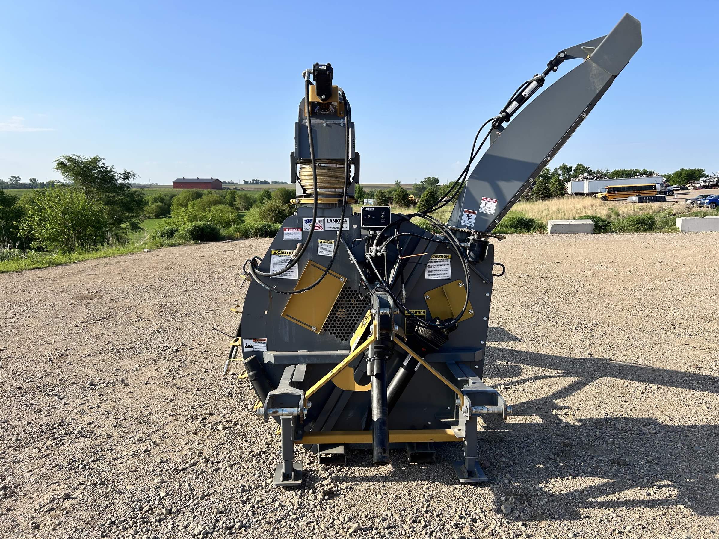 Used Lankota Corn Cracker! Trailer mounted with a jump auger kit, auger is 75%. hydraulic adjustable spout with liner and wireless remote, 60 hardened steel hammers, and a large 1000 PTO. Ready to go!
