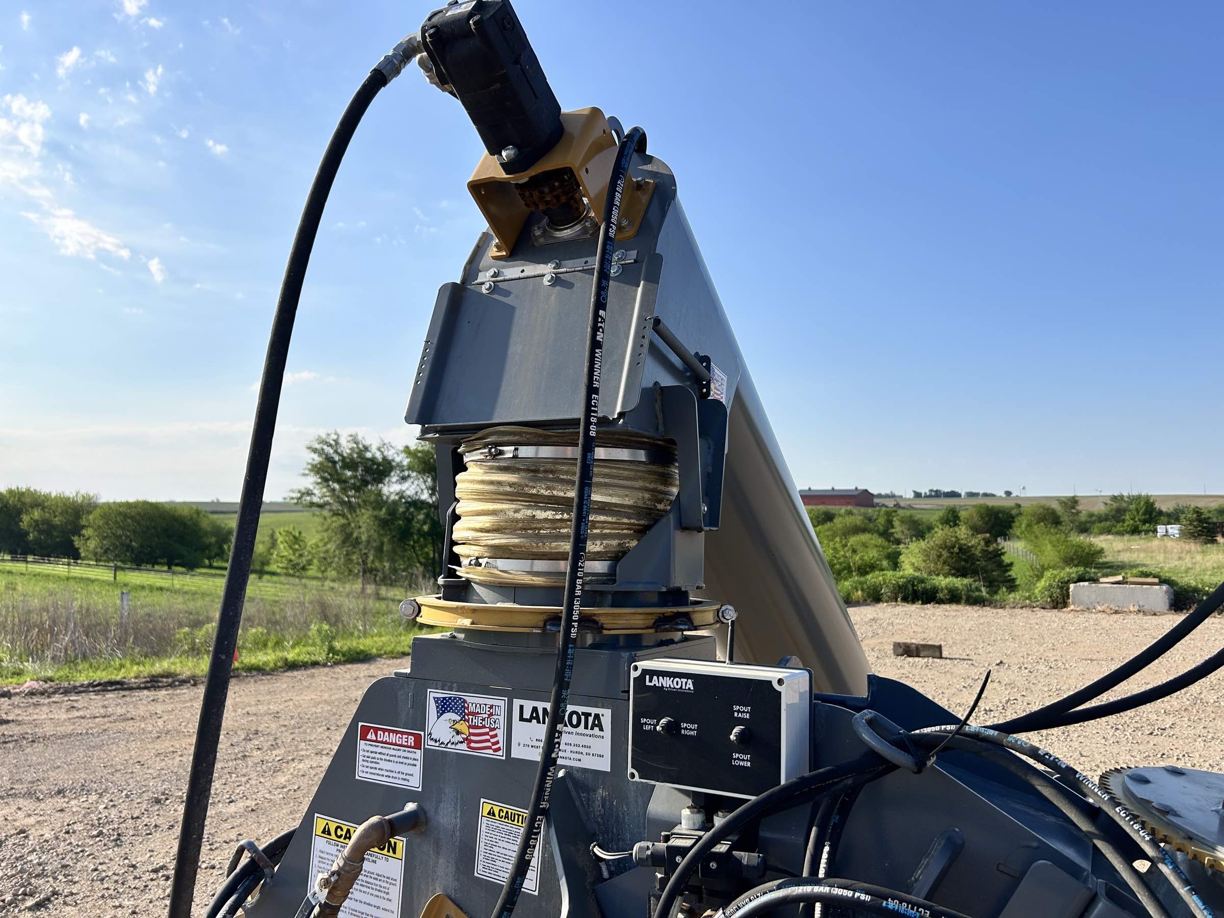 Used Lankota Corn Cracker! Trailer mounted with a jump auger kit, auger is 75%. hydraulic adjustable spout with liner and wireless remote, 60 hardened steel hammers, and a large 1000 PTO. Ready to go!