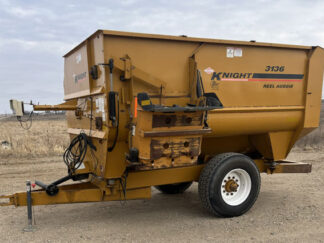 Kuhn Knight 3136 Reel Feed Mixer