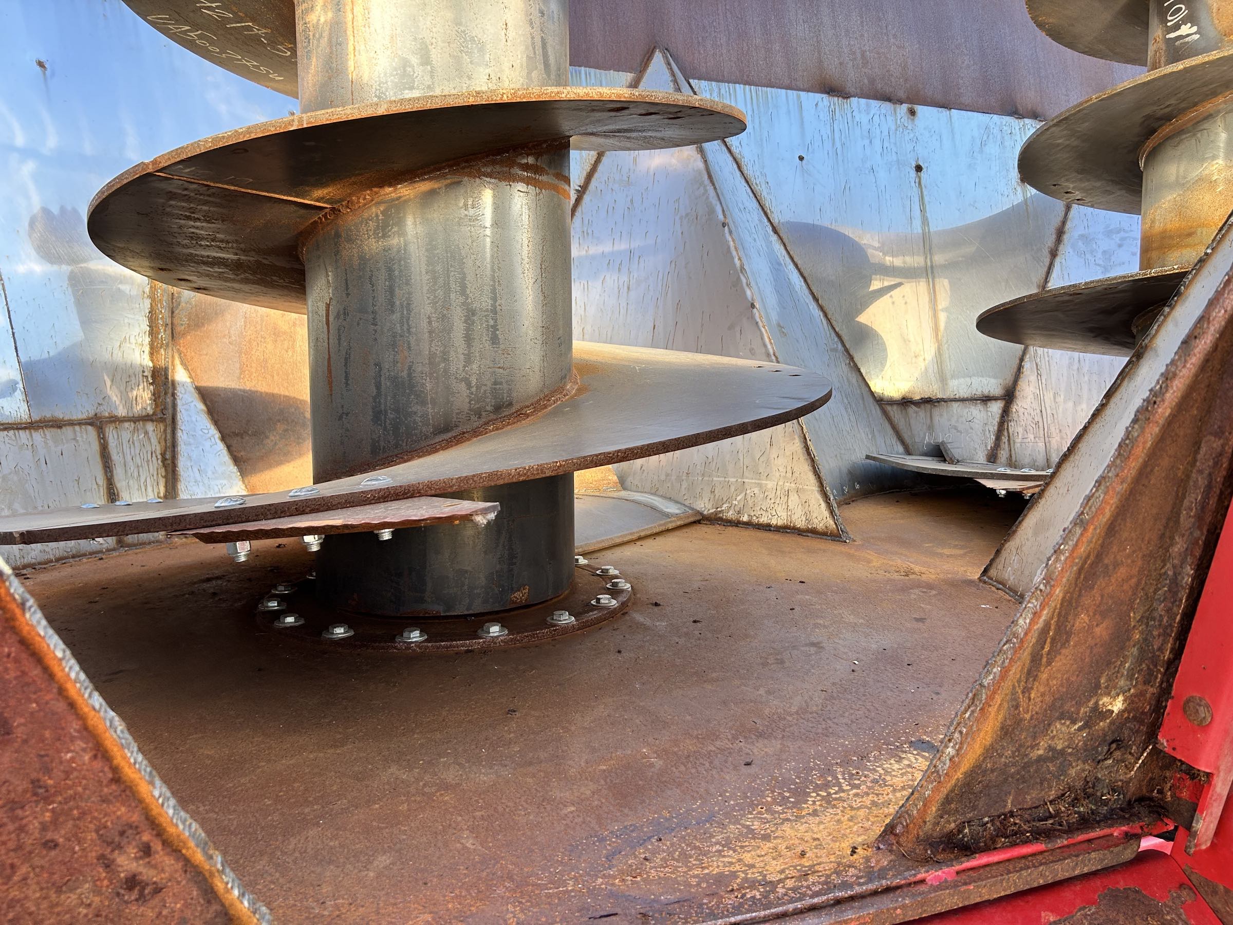 Supreme 1700TR Vertical Feed Mixer - Image 10