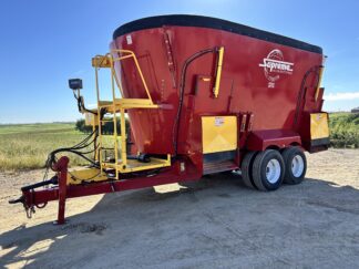 Supreme 1700TR Vertical Feed Mixer