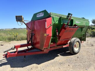 Farm Aid 340 Reel Feed Mixer