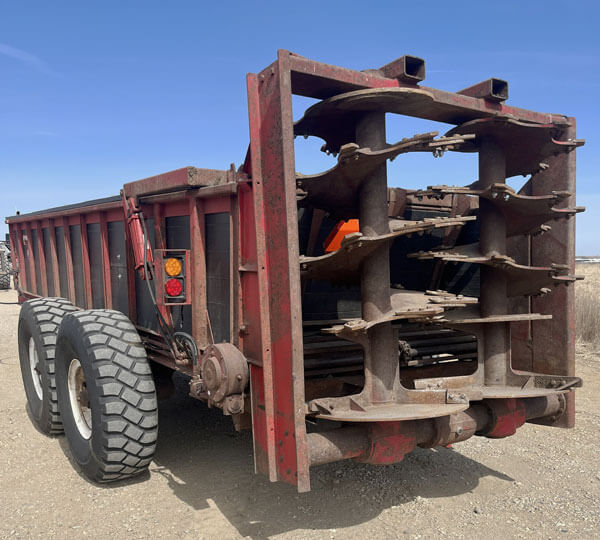 Spread-All TR22T-VD Manure Spreader - Image 4