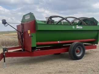 Farm Aid 430 Reel Feed Mixer