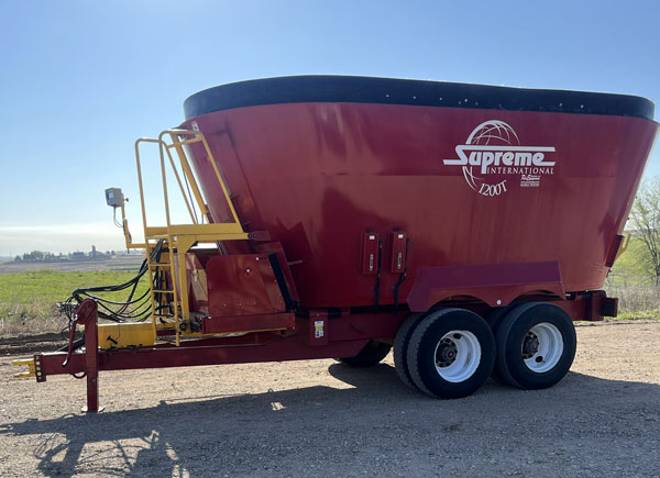 Supreme 1200T Vertical Feed Mixer