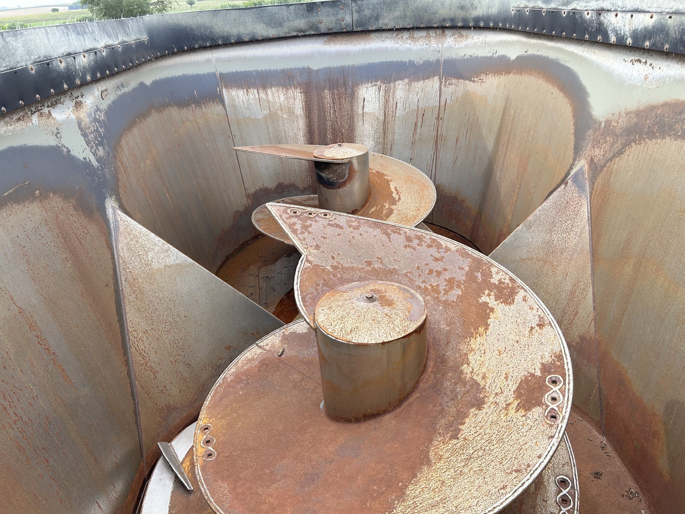 Supreme 1200T Vertical Feed Mixer - Image 11