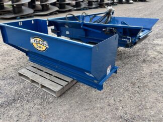 NEW Herd-Boss Roto-Press 1098 Conveyor! 52″ cleated intake conveyer belt with hydraulic raise and lower. Has control levers, hydraulic hoses, and cylinders.