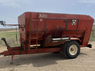 Oswalt 320 Feed Mixer