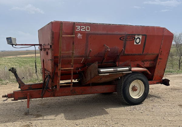 Oswalt 320 Feed Mixer