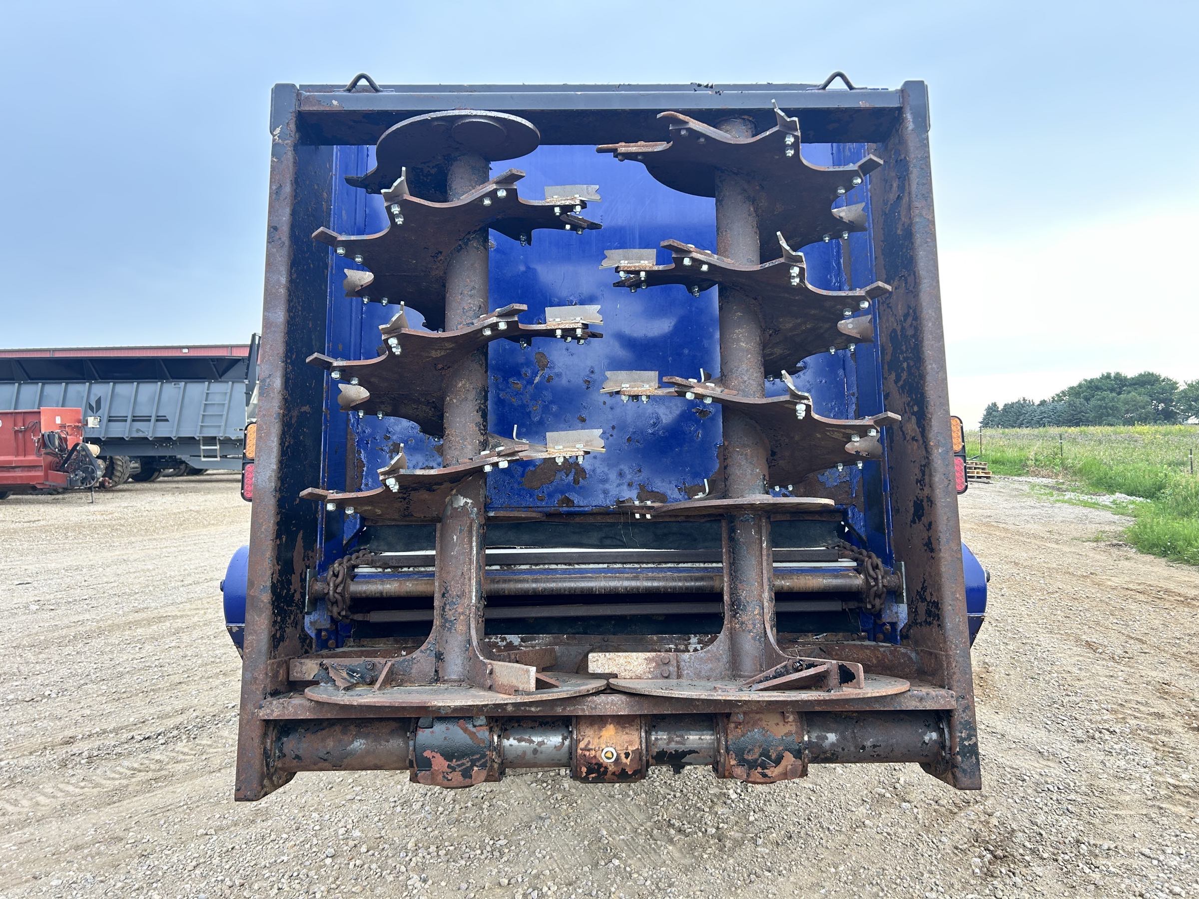 JBS 2448 Manure Spreader - Image 7