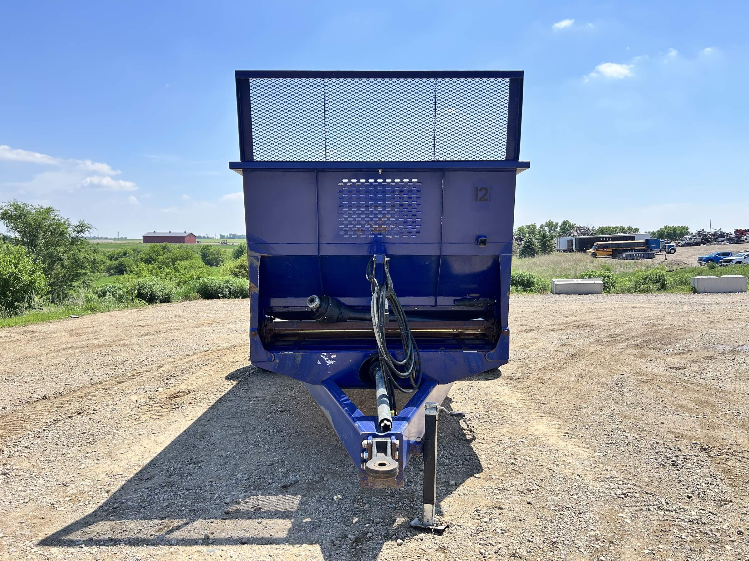 Used 2020 JBS 2248 manure spreader! Log chain floor chain with ploy liner. Good looking vertical beaters with some new cups, powered by a big 1000 CV PTO. Ready to go!