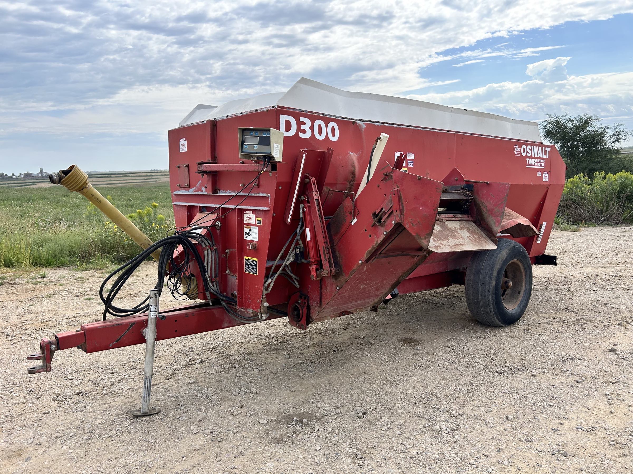 Oswalt 300HD 4-Auger Feed Mixer