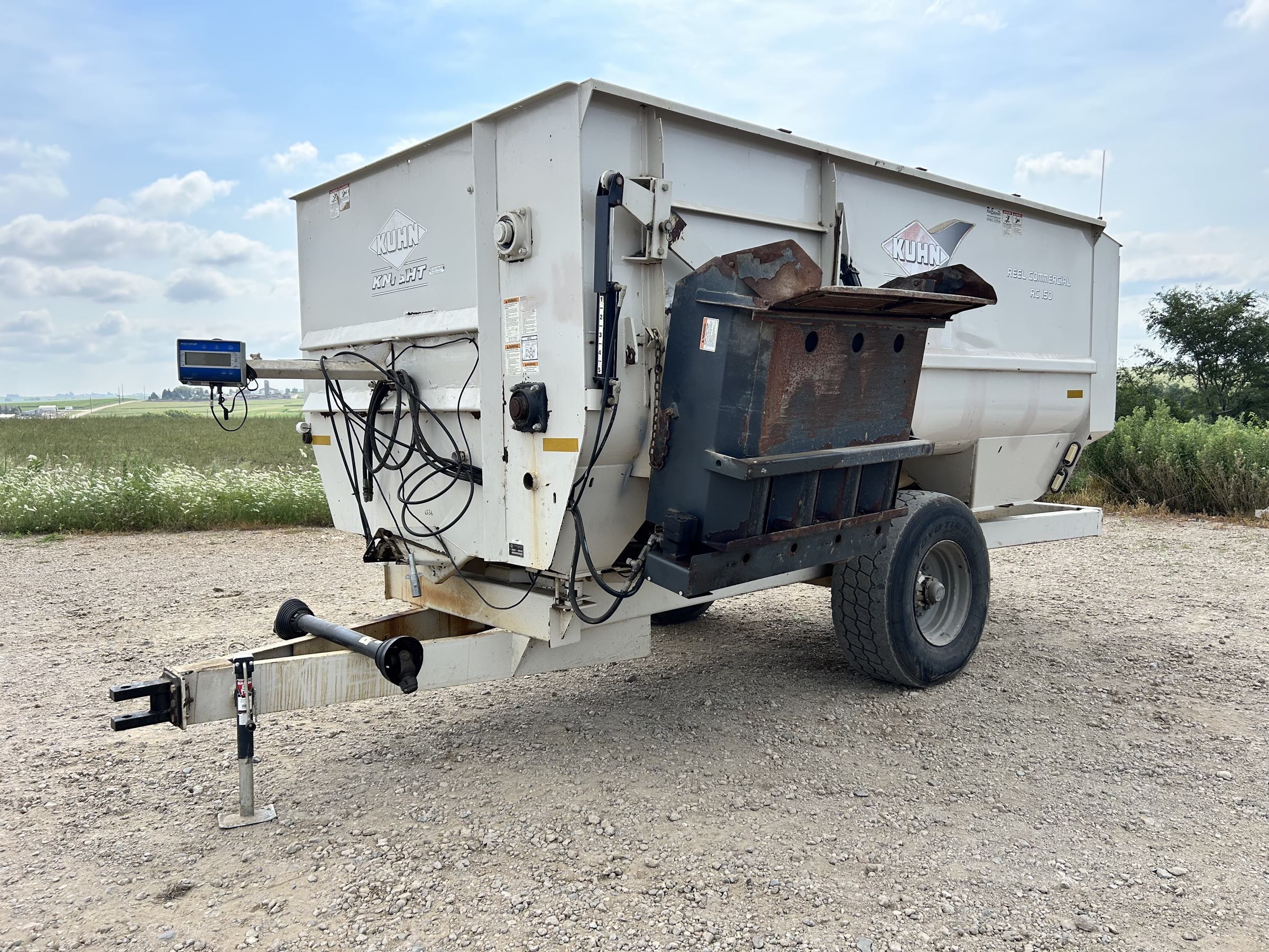 Kuhn Knight RC150 Reel Feed Mixer