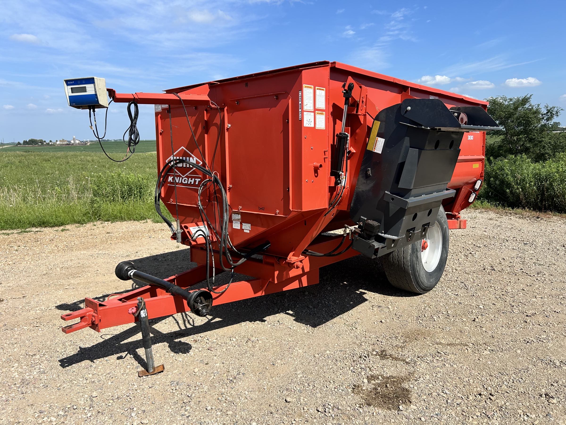 Kuhn-Knight-3130-Reel-Feed-Mixer-1 Kuhn Knight 3130 Reel Feed Mixer