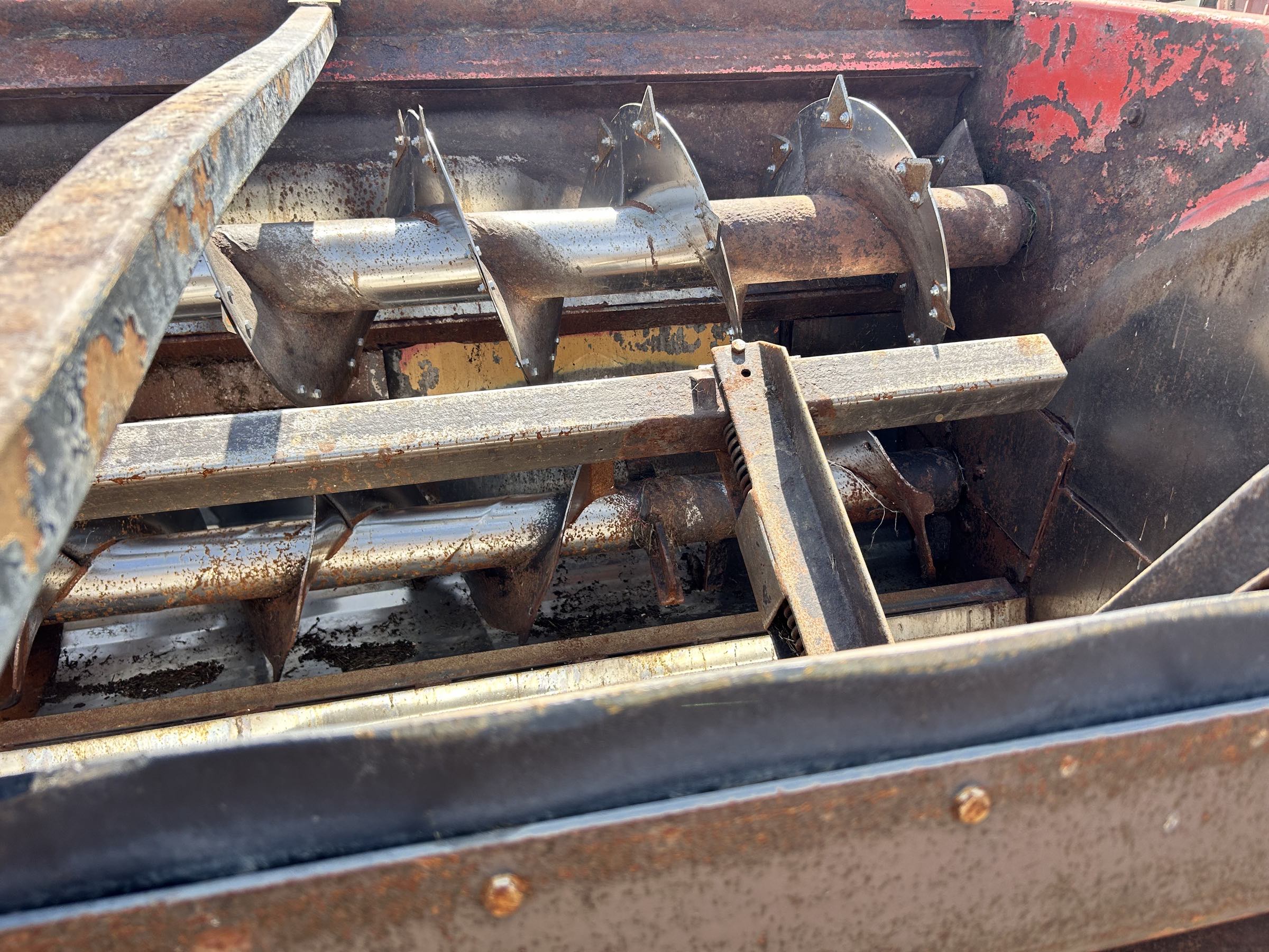 Kuhn Knight 3130 Reel Feed Mixer - Image 10