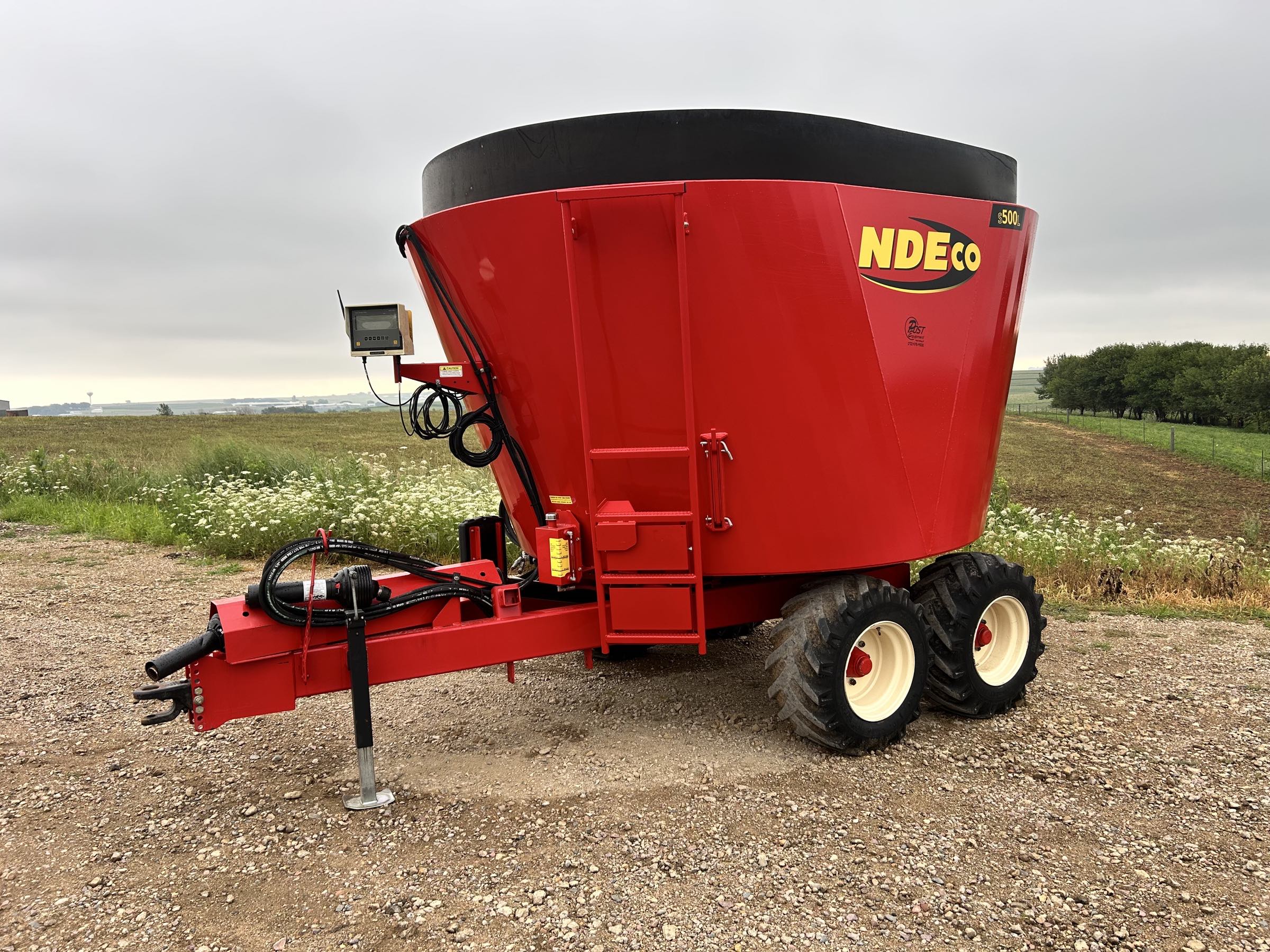 NDE-S500L-VERTICAL-FEED-MIXER-1 NDEco S500L Vertical Feed Mixer