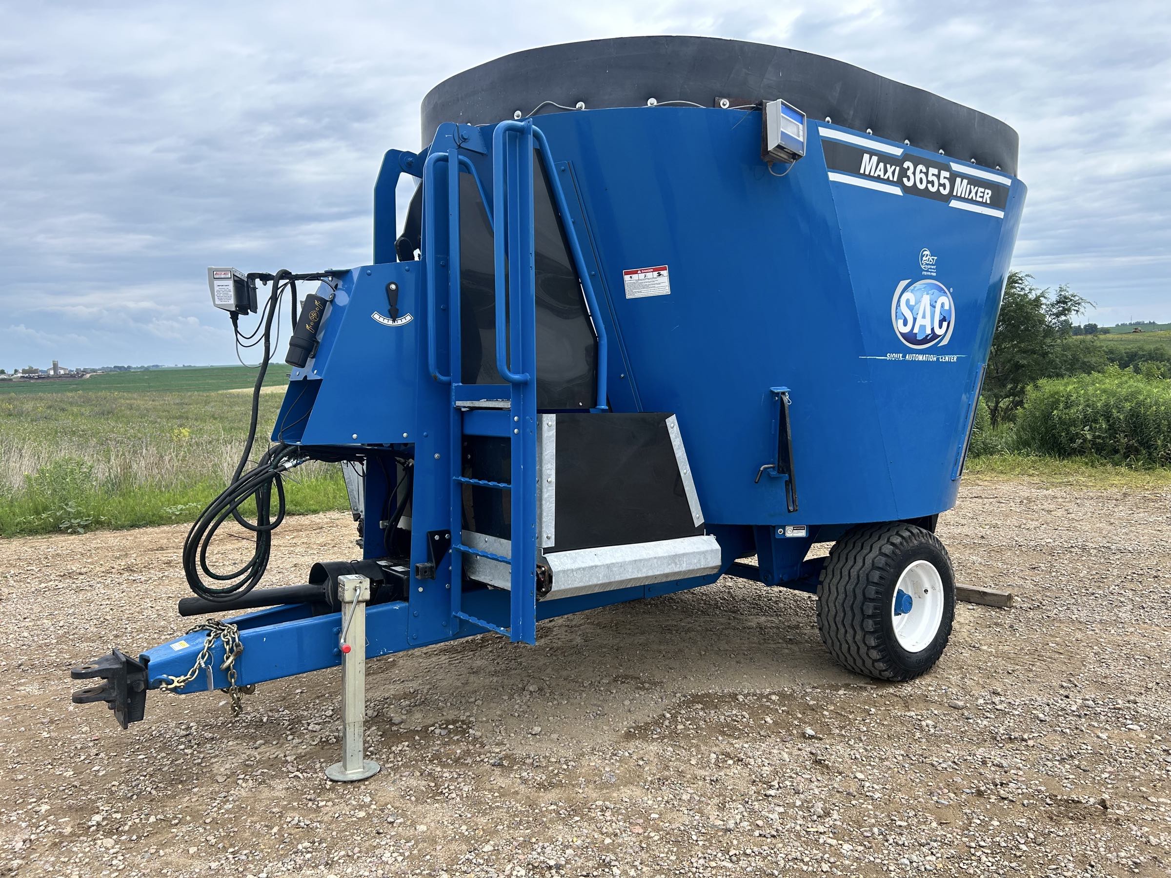 SAC 3655 Vertical Feed Mixer