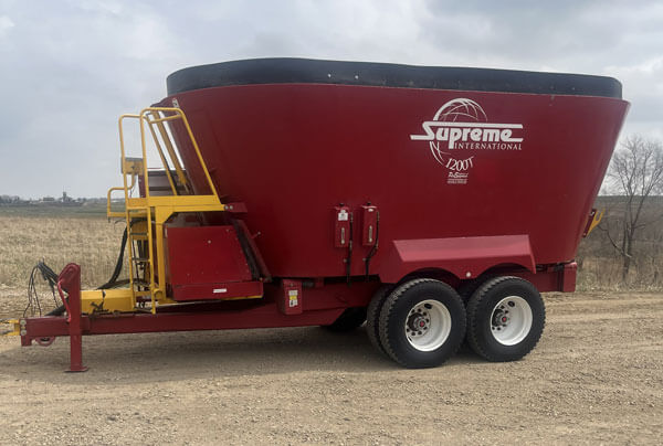 ***Consigned*** Supreme 1200T Vertical Feed Mixer