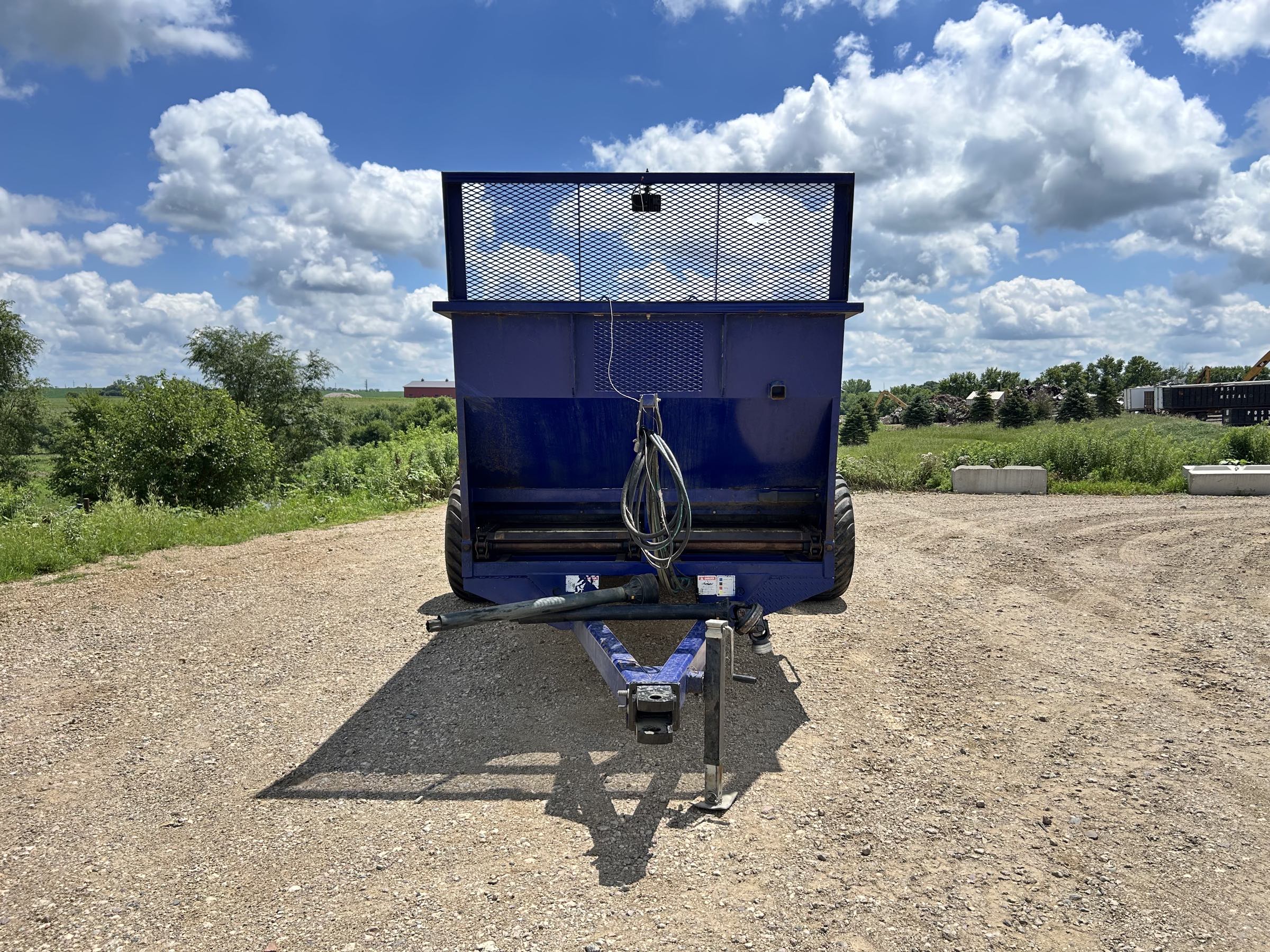 JBS 2048 Manure Spreader - Image 3