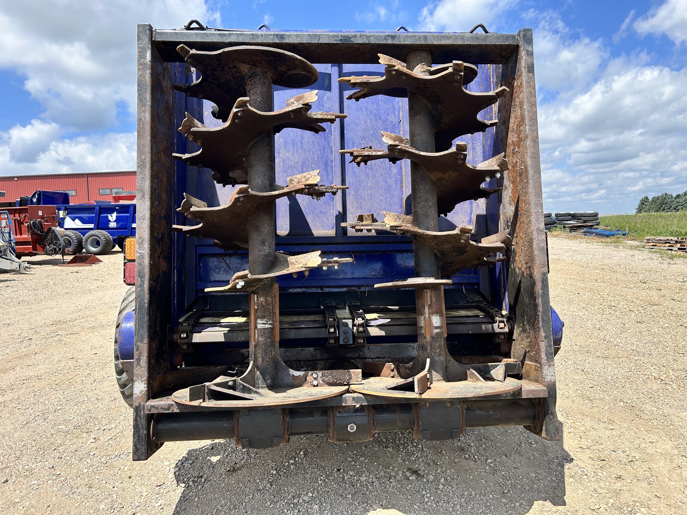 JBS 2048 Manure Spreader - Image 7