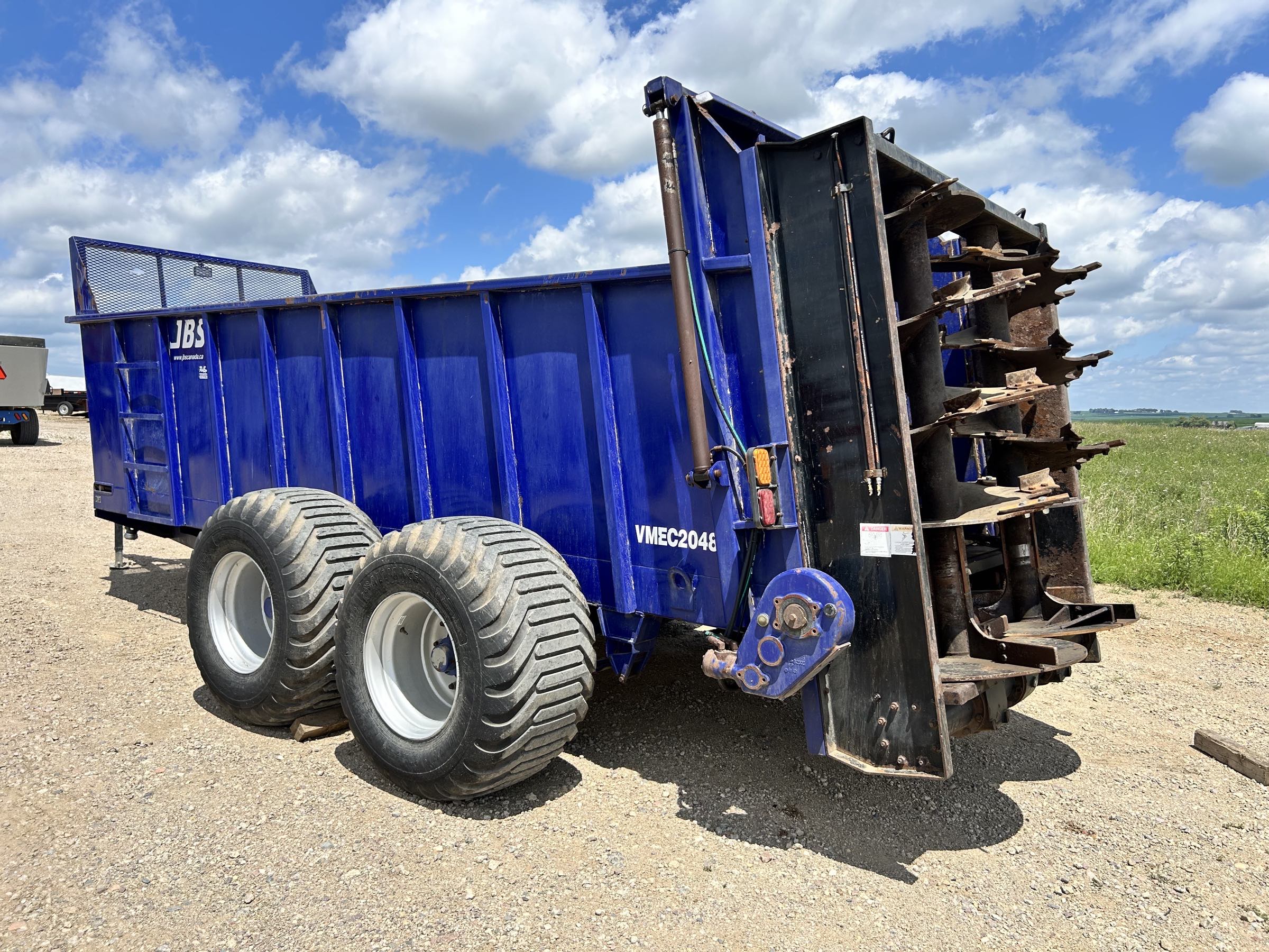 JBS 2048 Manure Spreader - Image 8