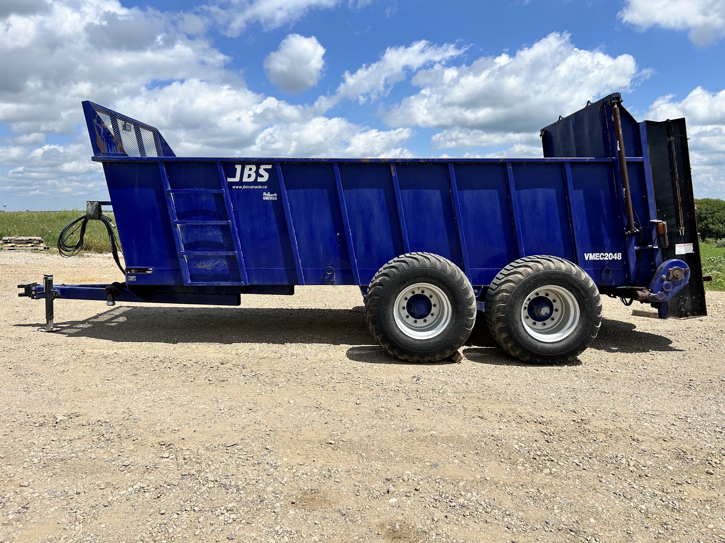 JBS 2048 Manure Spreader - Image 9