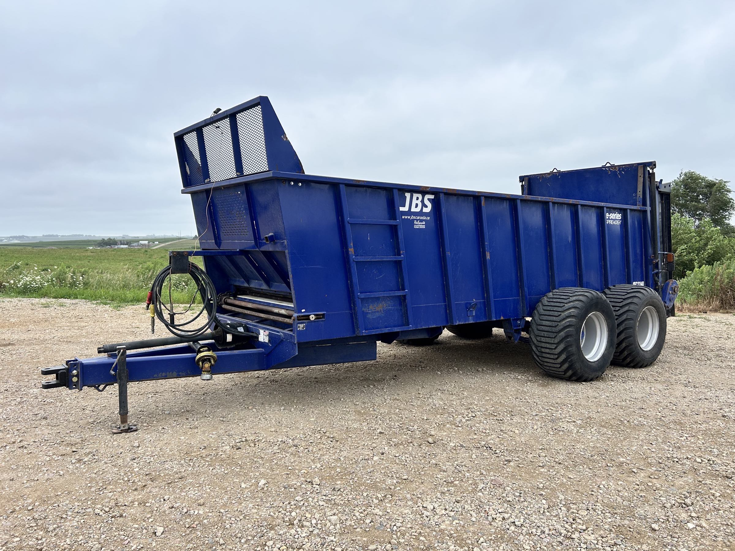 JBS 2248 Manure Spreader