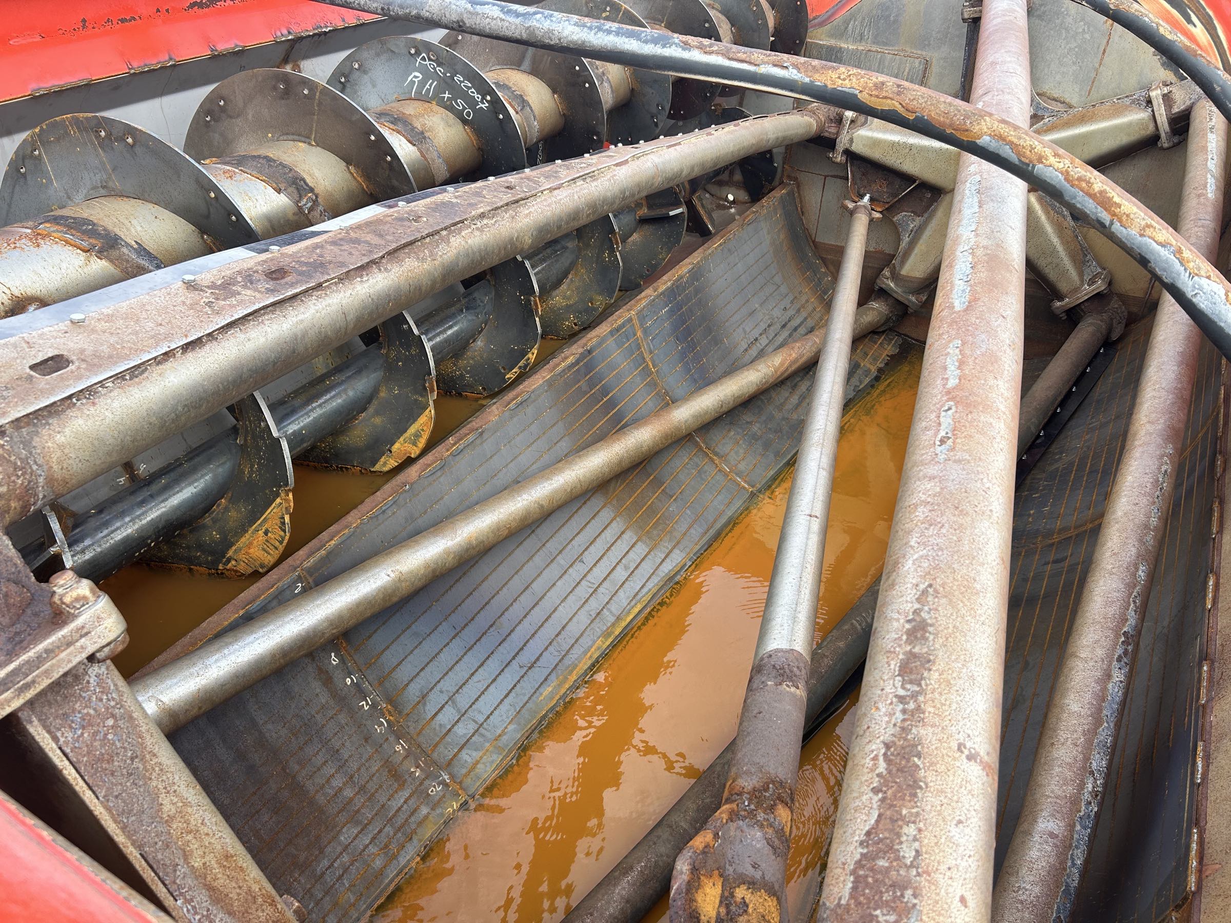Kuhn Knight RA142 Reel Feed Mixer - Image 10
