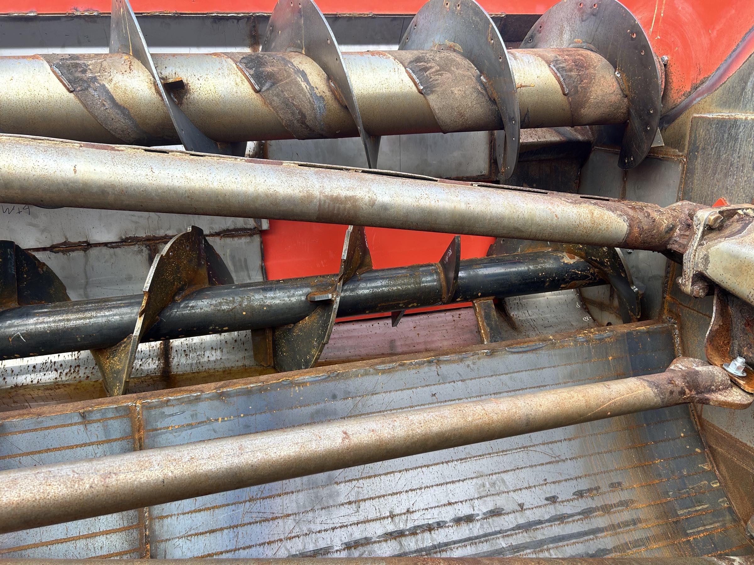 Kuhn Knight RA142 Reel Feed Mixer - Image 11