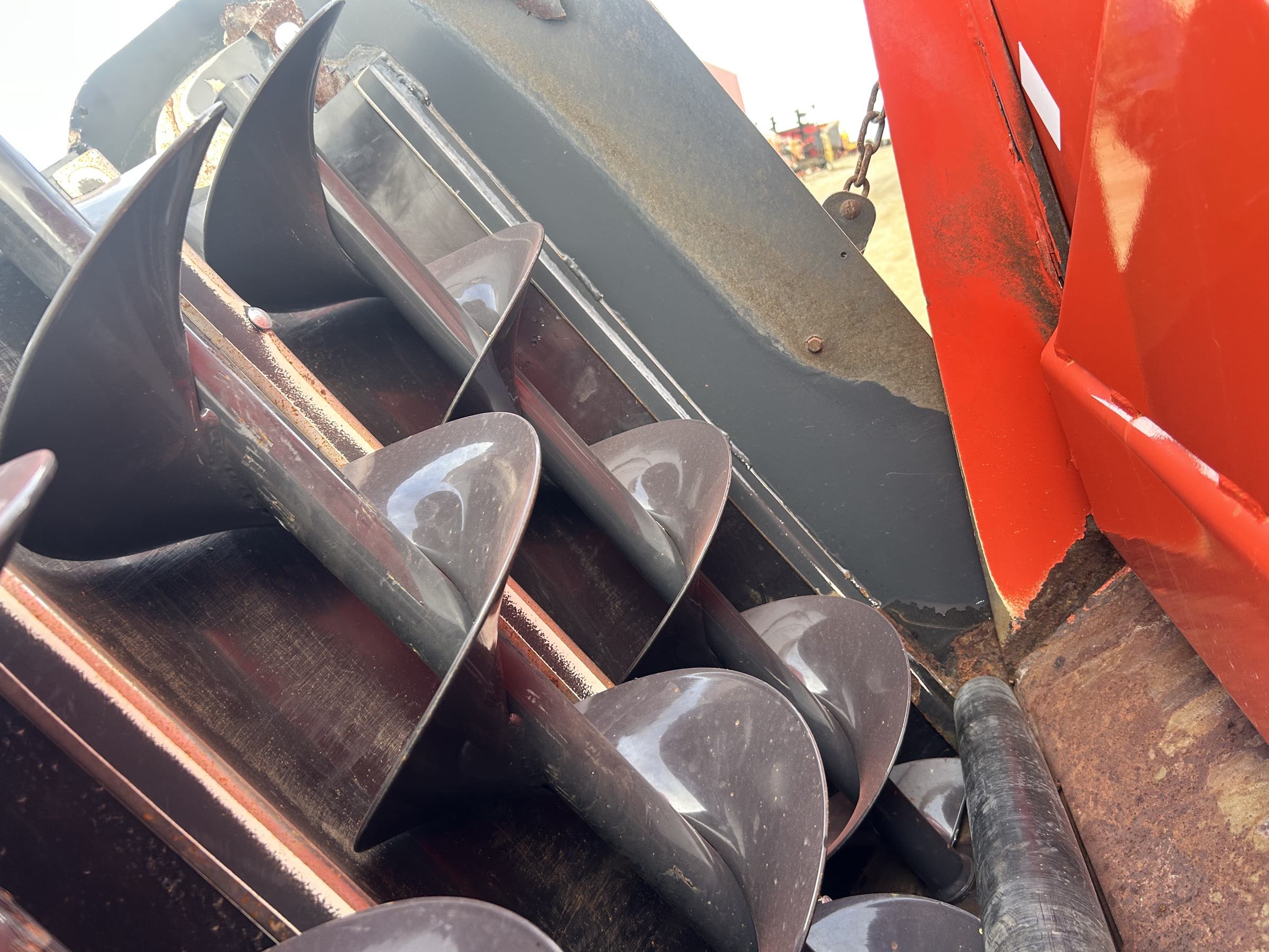 Kuhn Knight RA142 Reel Feed Mixer - Image 9