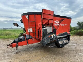 Kuhn Knight VT156 Vertical Feed Mixer