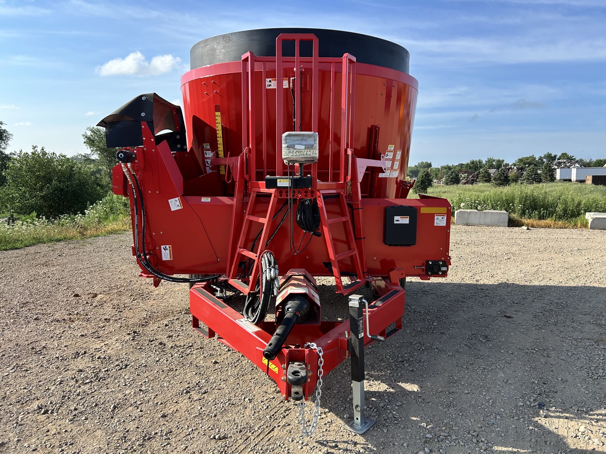 ***New*** NDEco FS550 Vertical Feed Mixer - Image 2