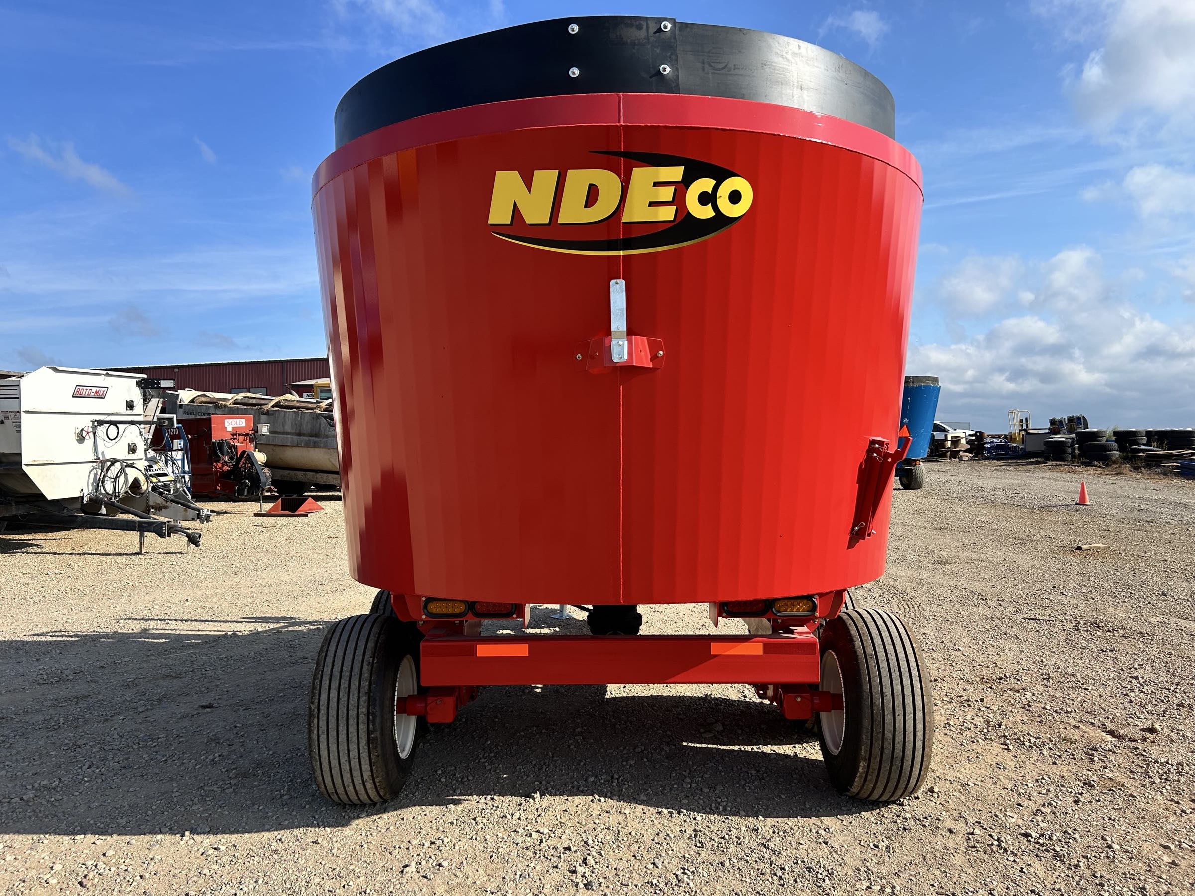 ***New*** NDEco FS550 Vertical Feed Mixer - Image 6