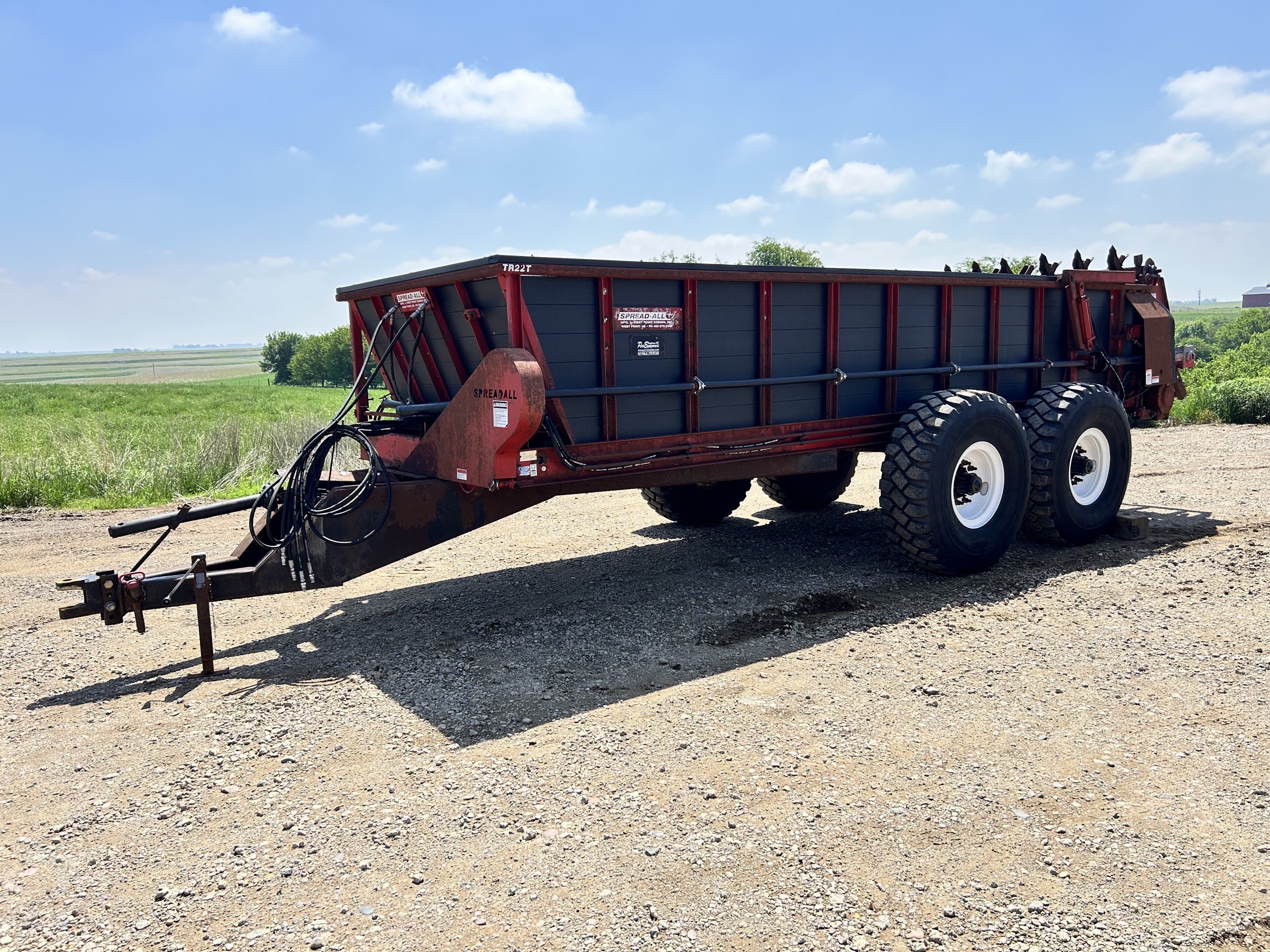 Used 2023 Spread-All TR22T. This is a local, one owner trade with dual web apron chains and dual horizontal beaters with a hydraulic kick out, powered by a large 1000 PTO.