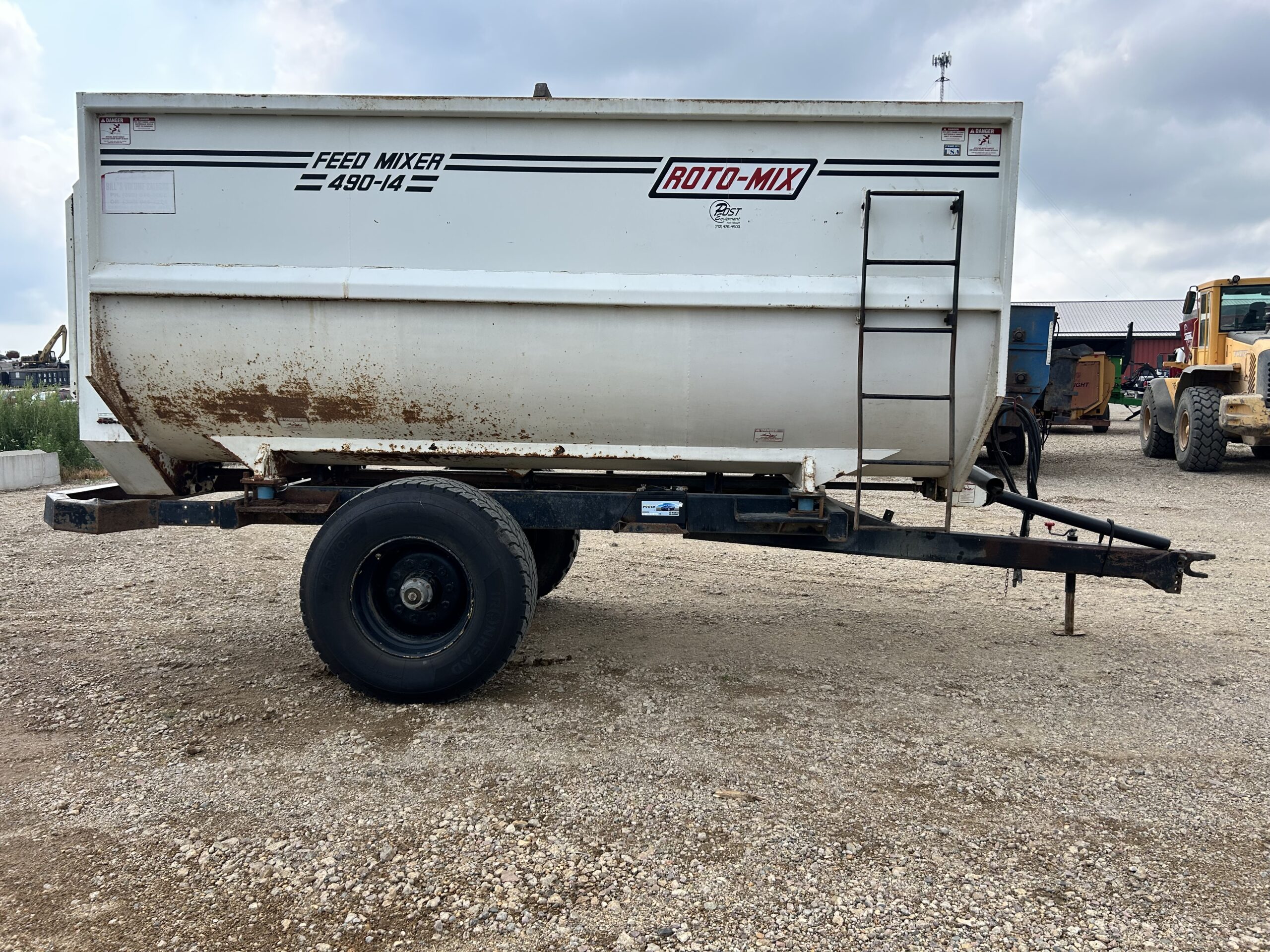 Roto-Mix 490-14 Reel Feed Mixer - Image 4